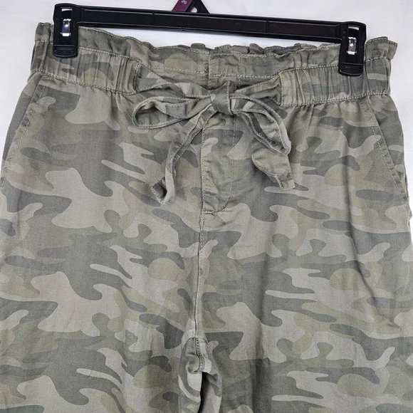 Stitch Star Womens Camo Print Belted Stretchy Capri Sz 10 Athleisure Summer Punk - Picture 3 of 6